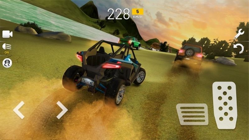 Kỹ thuật drift điêu luyện và cách sử dụng Nitro hiệu quả trong bản mod menu.